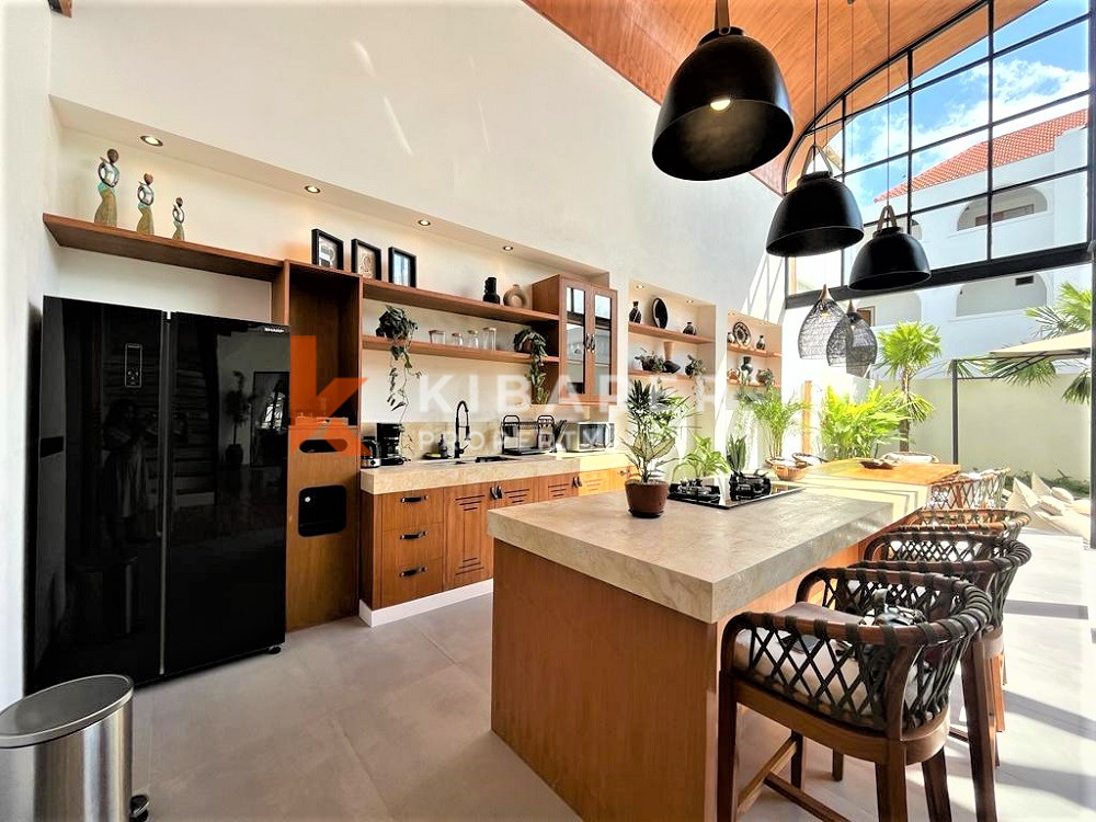 Vila Ruang Tamu Tertutup Tiga Kamar Tidur Desain Menakjubkan Terletak Di Jantung Kota Berawa