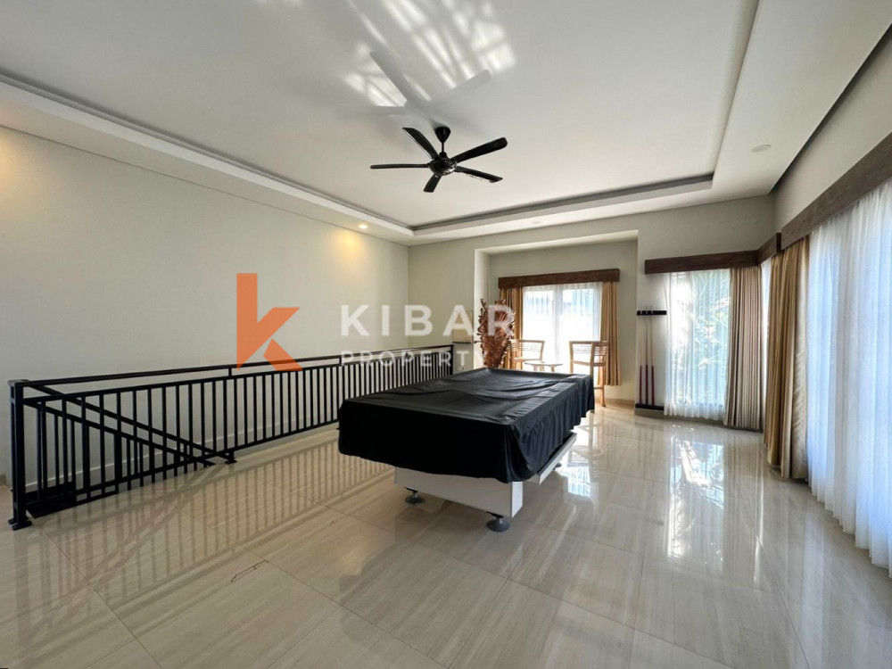 Gorgeous Three Bedrooms Enclosed Living Villa in Jimbaran