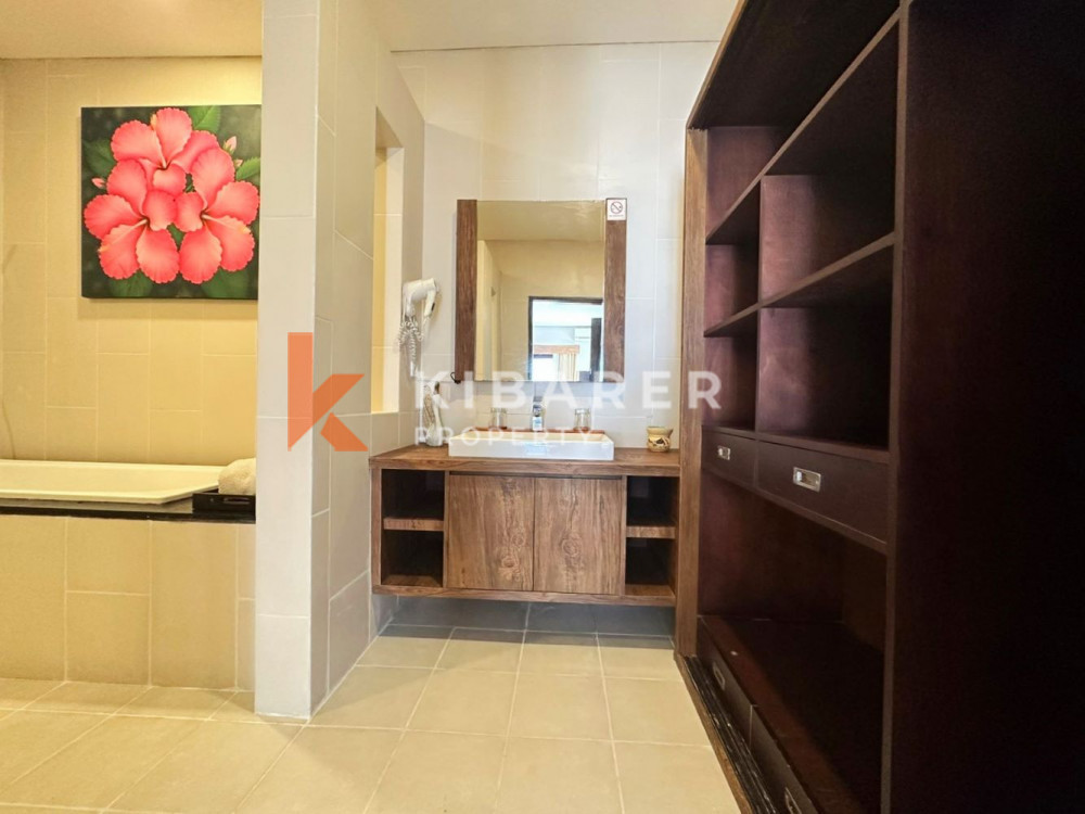 Gorgeous Three Bedrooms Enclosed Living Villa in Jimbaran