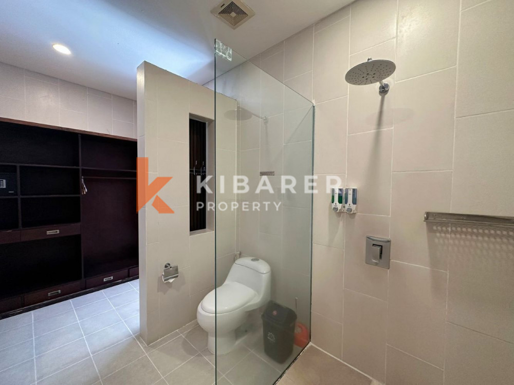 Gorgeous Three Bedrooms Enclosed Living Villa in Jimbaran