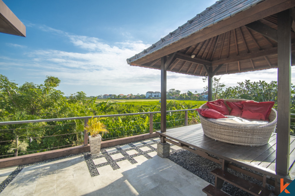 Beautiful Three Bedroom Freehold Villa For Sale in Kesambi