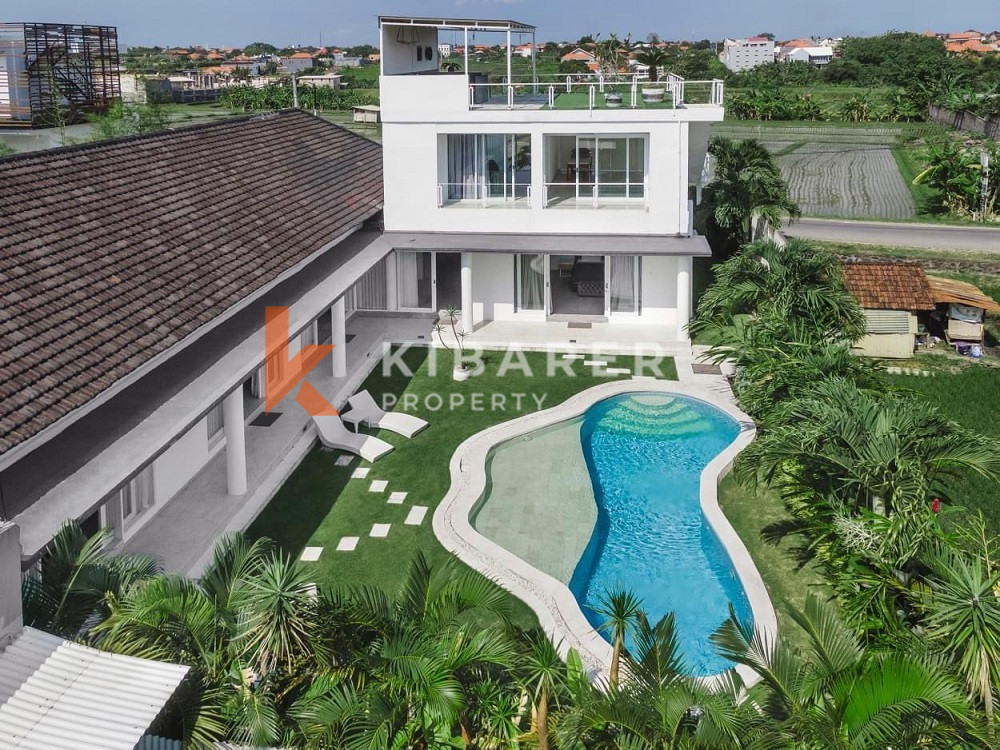 Stunning Four Bedroom Villa well positioned in Canggu (Available 13th May 2024)