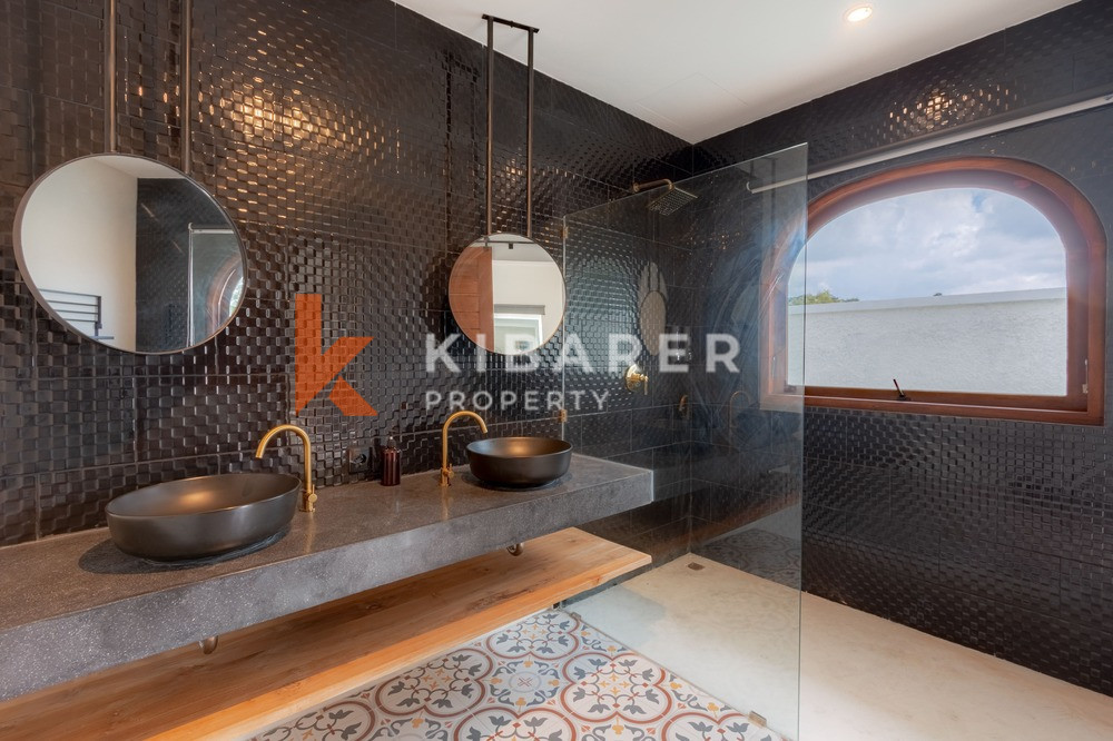 Magnifique villa de trois chambres avec salon ouvert située à Canggu