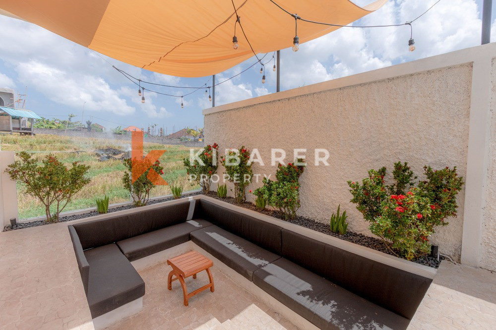 Magnifique villa de trois chambres avec salon ouvert située à Canggu