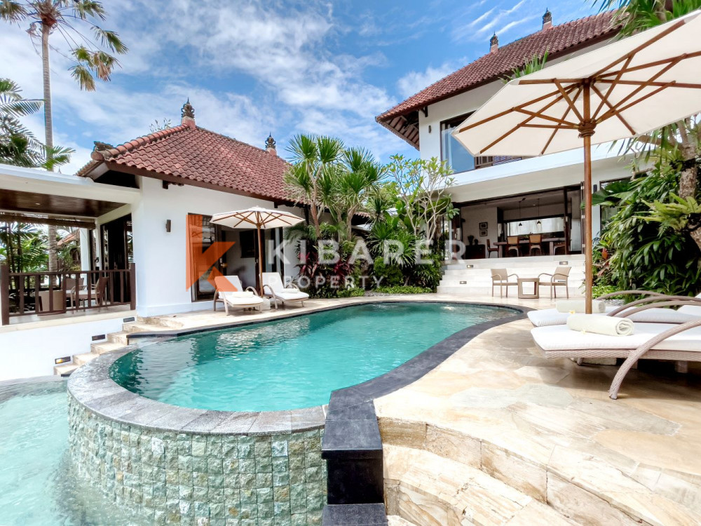 Spacieuse villa fermée de trois chambres avec vue sur les rizières à Canggu