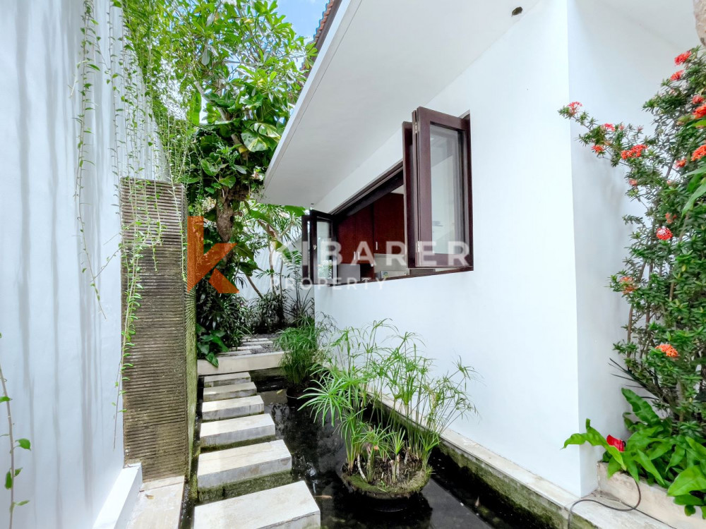 Spacieuse villa fermée de trois chambres avec vue sur les rizières à Canggu