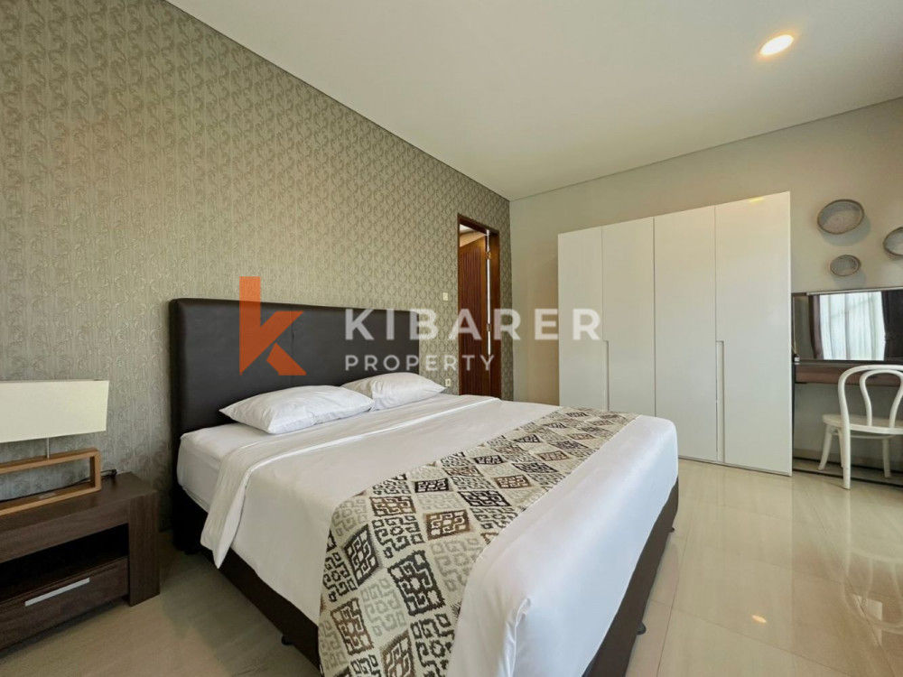 Ruang Tamu Terbuka Dua Kamar Tidur yang Indah di Kompleks Villa di Jimbaran