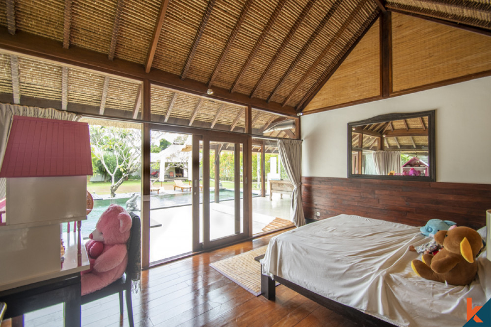 Magnifique propriété de quatre chambres à coucher avec jardin généreux à Umalas