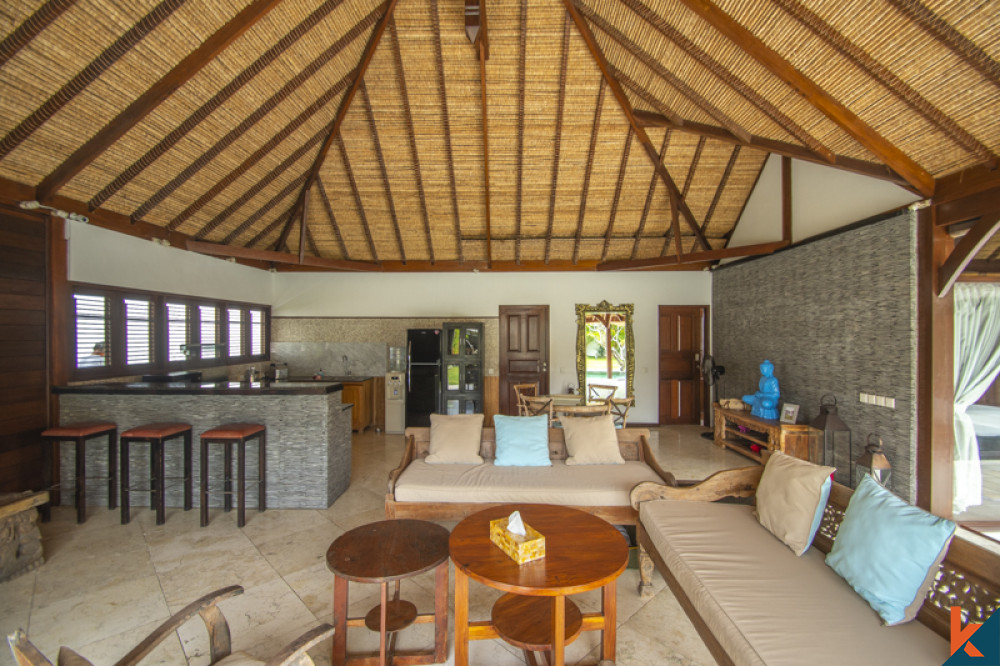 Magnifique propriété de quatre chambres à coucher avec jardin généreux à Umalas