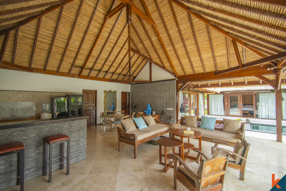 Magnifique propriété de quatre chambres à coucher avec jardin généreux à Umalas