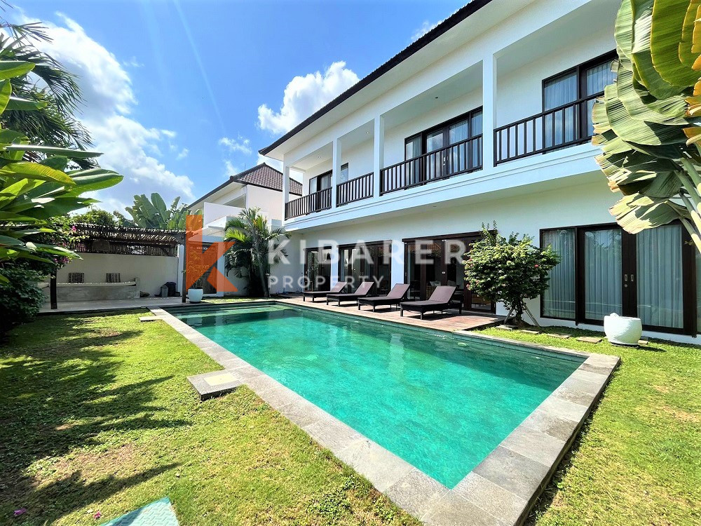 Luxurious Five Bedrooms Freehold Villa for Sale in Canggu