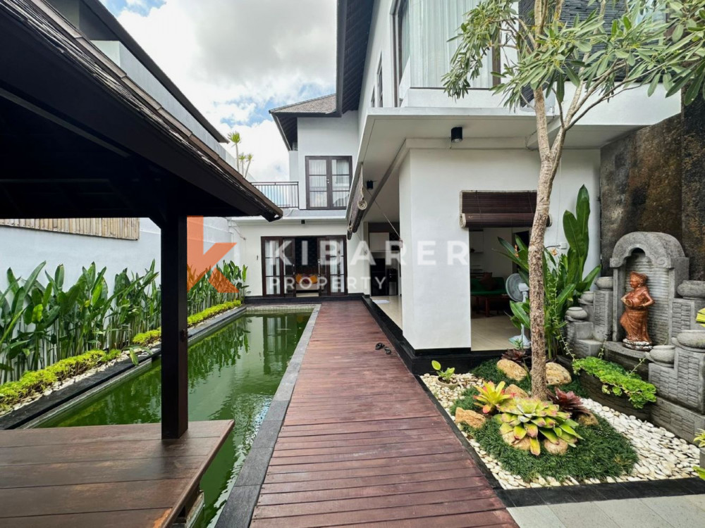 Spacious Three Bedroom Enclosed Living Villa in Jimbaran