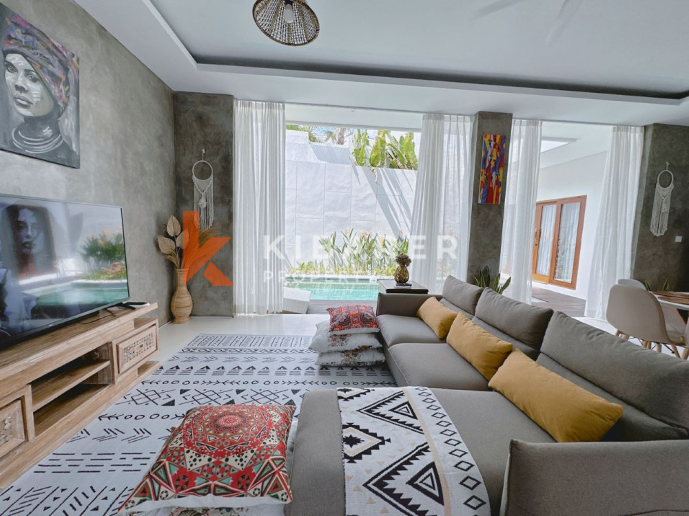 Superbe villa ouverte de trois chambres avec toit à Berawa