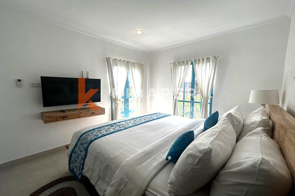 Magnifique villa de trois chambres avec salon fermé à Santorin située à Padonan