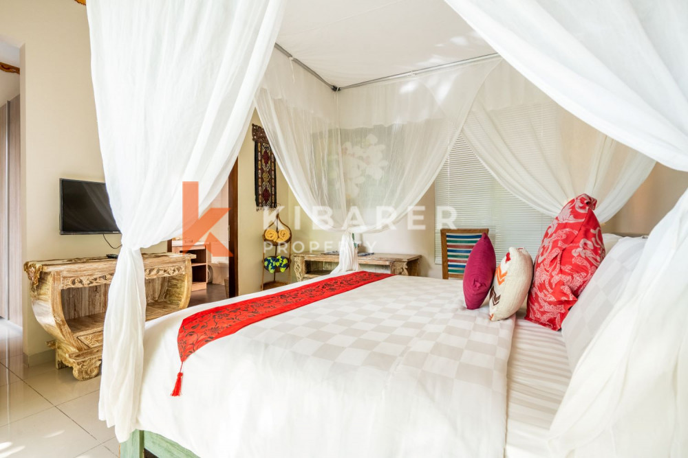 Superbe salon fermé de trois chambres dans un complexe de villas situé à Seminyak