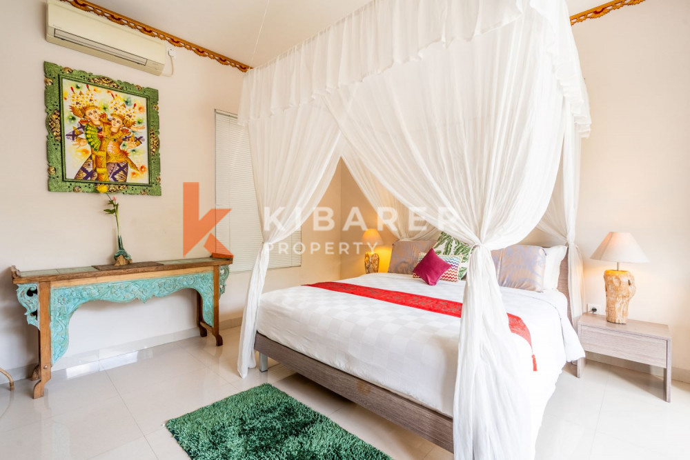 Beautiful Three Bedroom Enclosed Living at Villa Complex in Seminyak