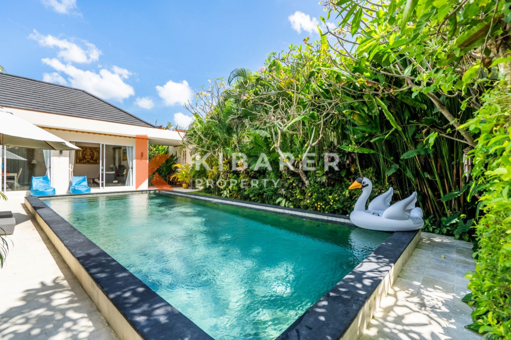 Superbe salon fermé de trois chambres dans un complexe de villas à Seminyak