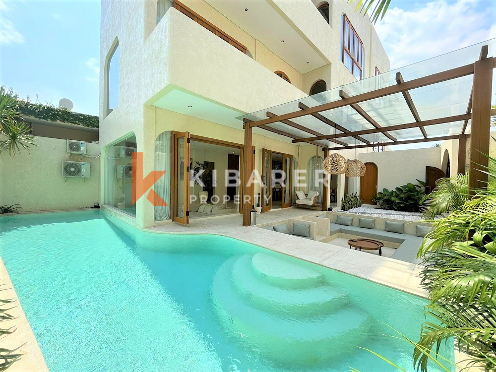 Luxury One Gate System Three Bedroom Enclosed Living Villa In Berawa