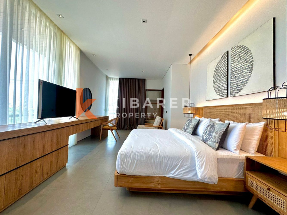 Brand New Stunning Three Bedroom Enclosed Living Villa in Seminyak