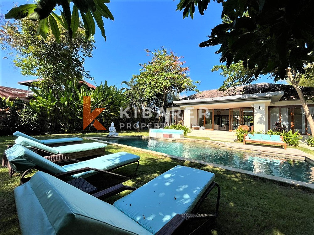 Big Garden Five Bedroom Enclosed Living Villa In Bumbak-Umalas(AVAILABLE JANUARY)