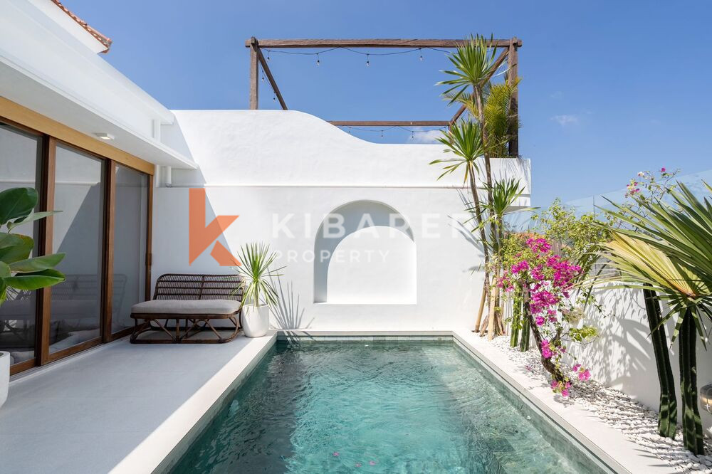 Luxurious Five Bedrooms Freehold Villa for Sale in Canggu