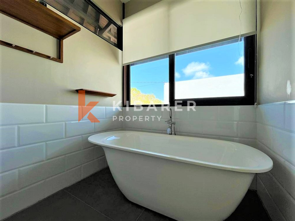 Ocean View Villa with Three Bedroom and Closed Living – Uluwatu Rental
