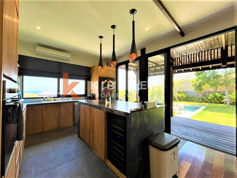 Ocean View Villa with Three Bedroom and Closed Living – Uluwatu Rental