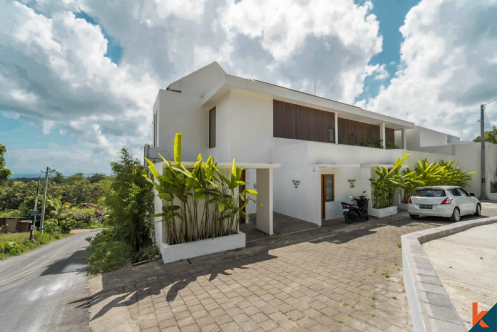 Hilltop one bedroom estate with ocean views