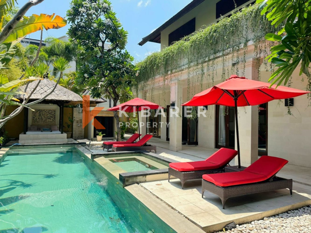 Magnifiquement Villa de Séjour Fermée de Trois Chambres Dans un Quartier Privilégié de Seminyak