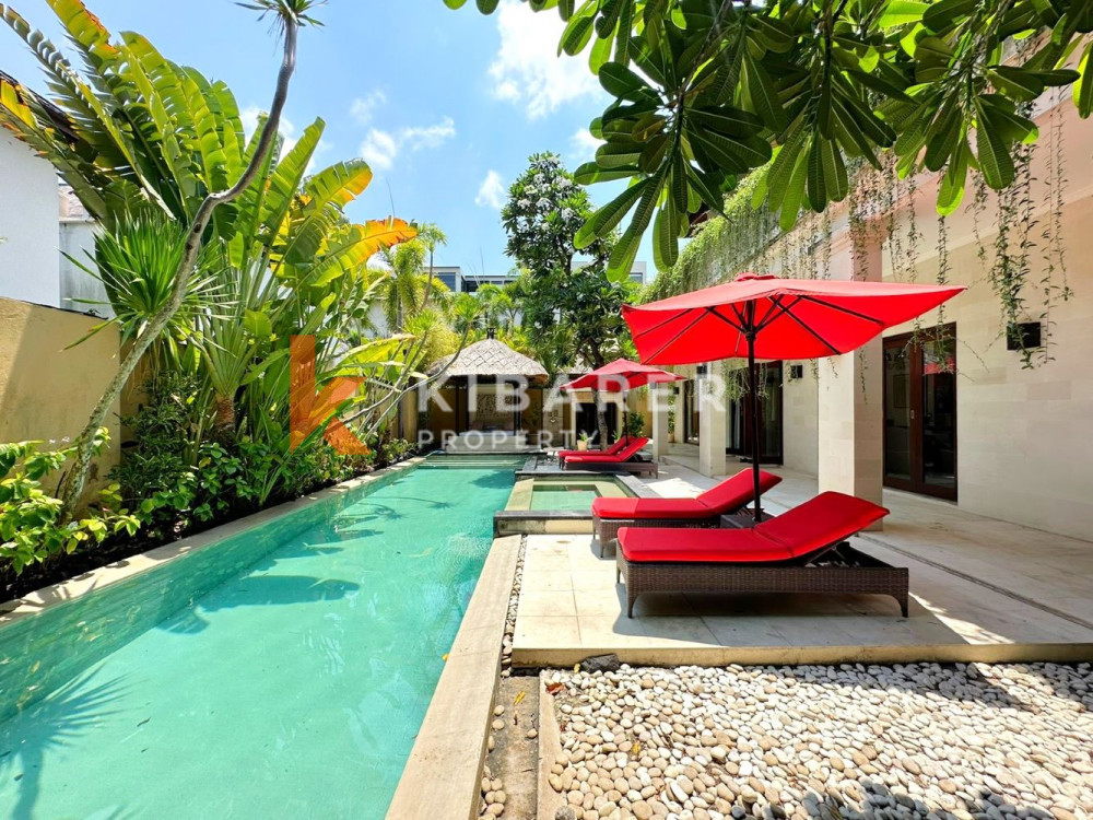 Magnifiquement Villa de Séjour Fermée de Trois Chambres Dans un Quartier Privilégié de Seminyak