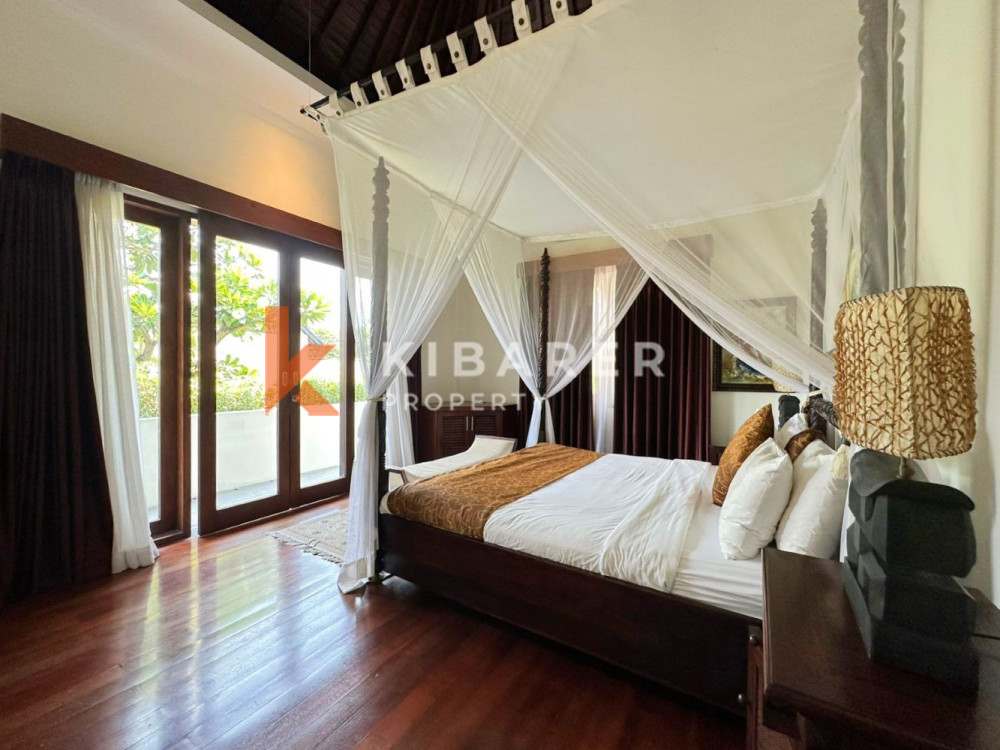 Magnifiquement Villa de Séjour Fermée de Trois Chambres Dans un Quartier Privilégié de Seminyak