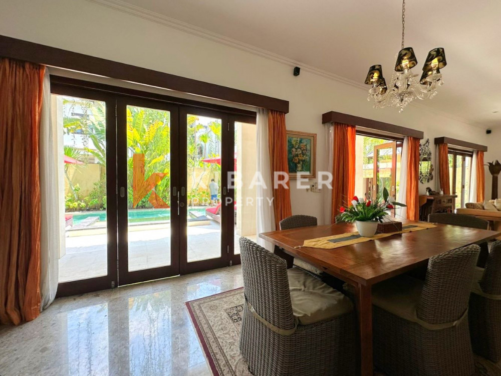 Gorgeously Three Bedroom Enclosed Living Villa In Prime Area Of Seminyak