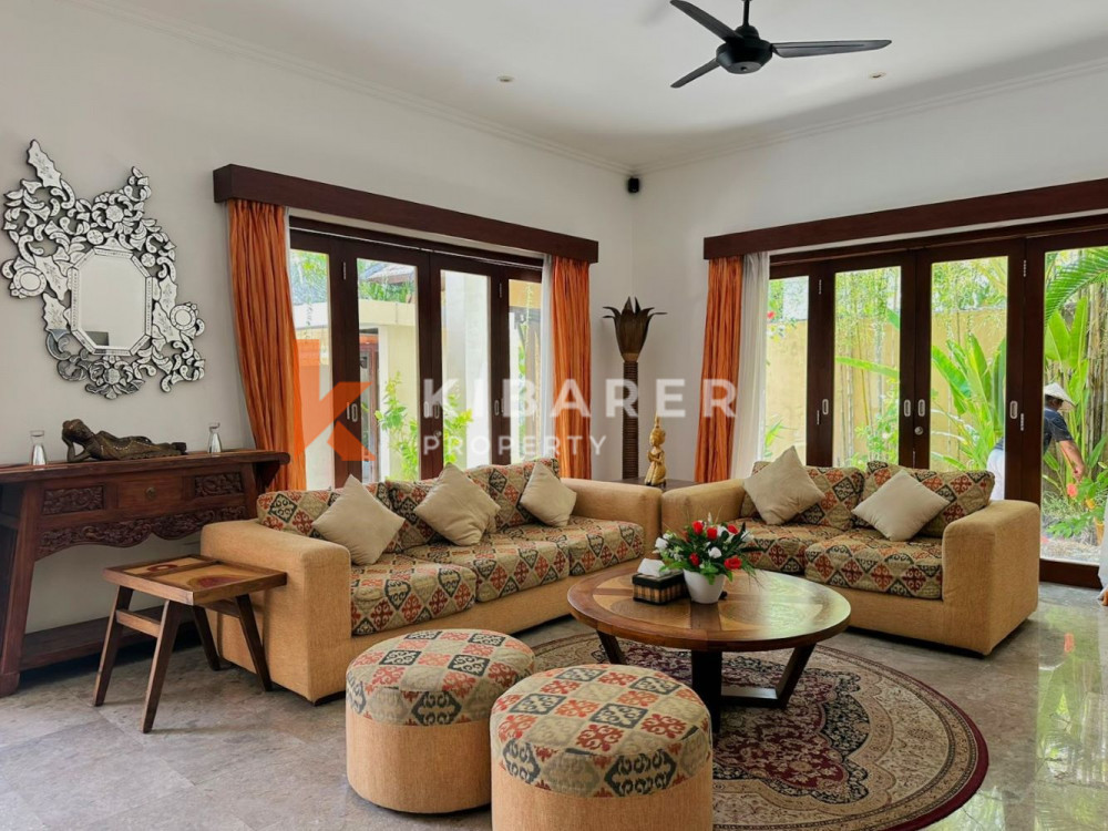 Gorgeously Three Bedroom Enclosed Living Villa In Prime Area Of Seminyak