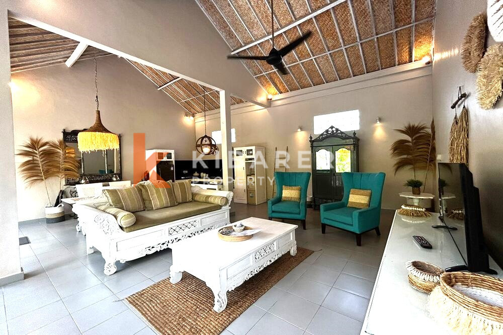 Comfy Two Bedroom Open Living Villa Strategically Situated in Oberoi