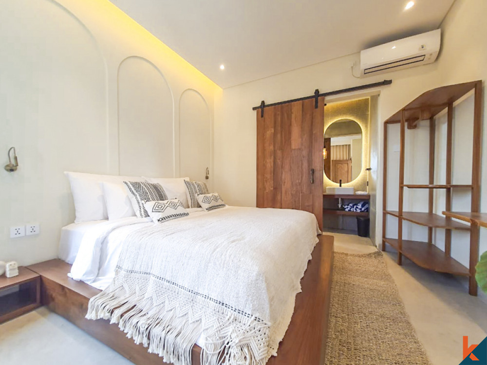 Vila tiga kamar tidur yang nyaman untuk disewakan di Seminyak
