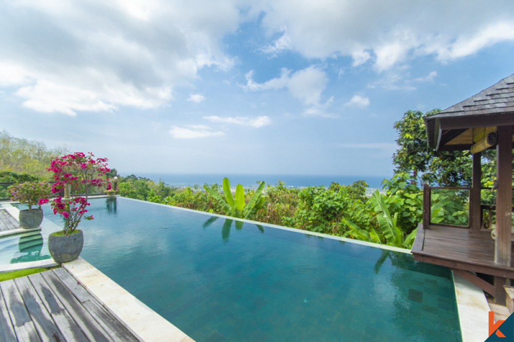 Beautiful hilltop two bedroom villa with amazing ocean views
