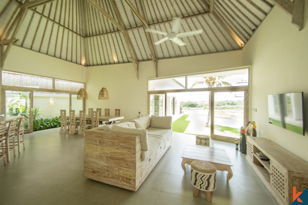 Amazing Rice Field View Villa in Canggu