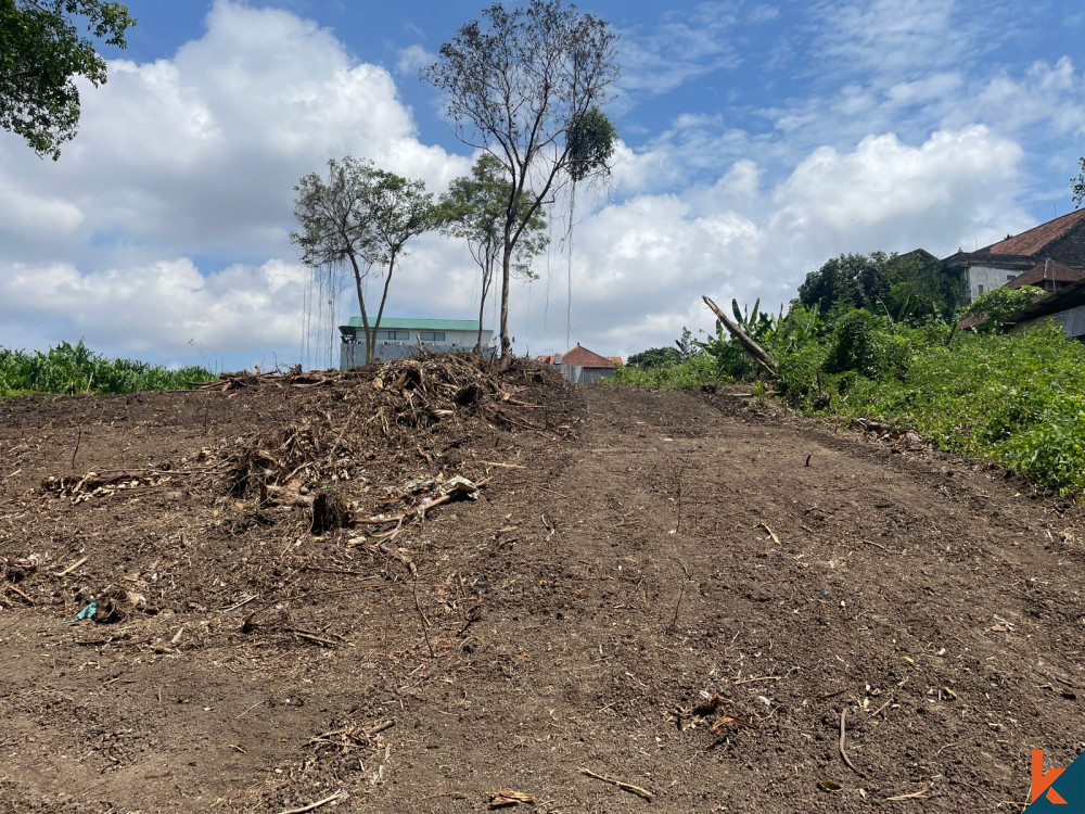 20 sont des terrains de premier ordre au bord de la rivière à Canggu