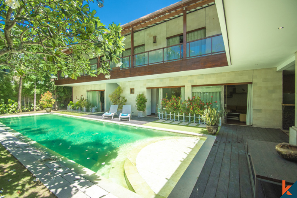 Superbe villa de cinq chambres à proximité de la plage