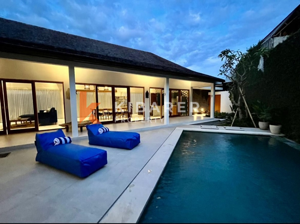 Superbe villa de quatre chambres nichée à Canggu