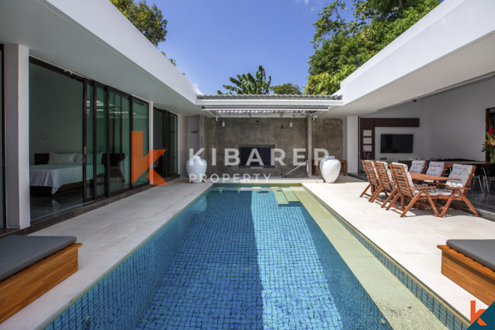 Luxurious High End Three Bedrooms Enclosed Living Villa Situated In Drupadai Seminyak