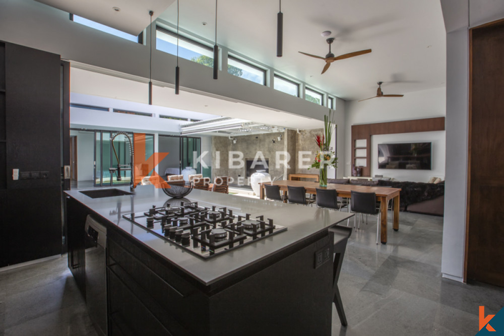 Luxurious High End Three Bedrooms Enclosed Living Villa Situated In Drupadai Seminyak