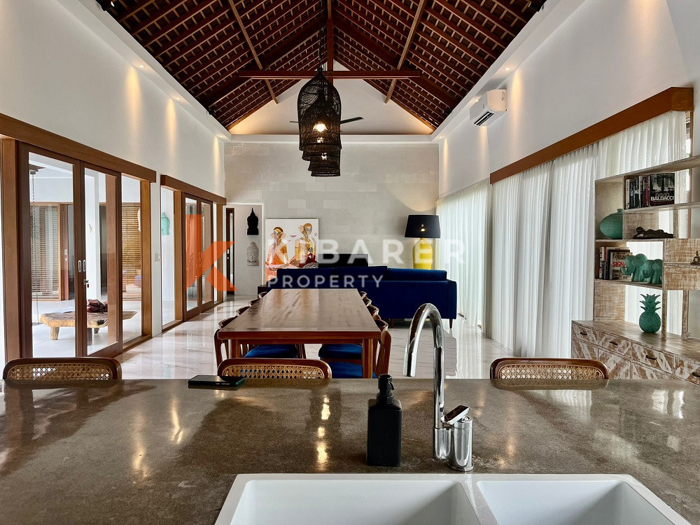 Superbe villa de quatre chambres nichée à Canggu