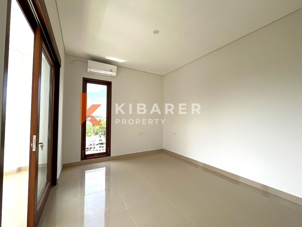 Brand New Unfurnished Three Bedrooms Open Living Villa Situated In Padonan(Min 2 years rental)