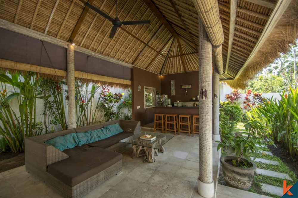 Traditional two bedroom villa with tropical touch