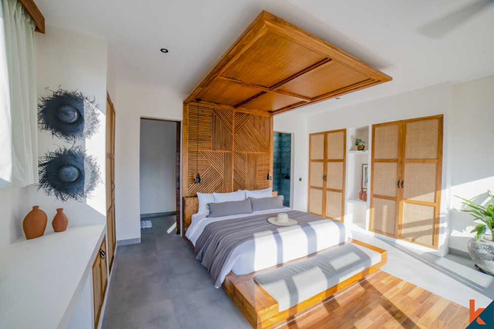 Belle propriété de cinq chambres à coucher, neuve et moderne