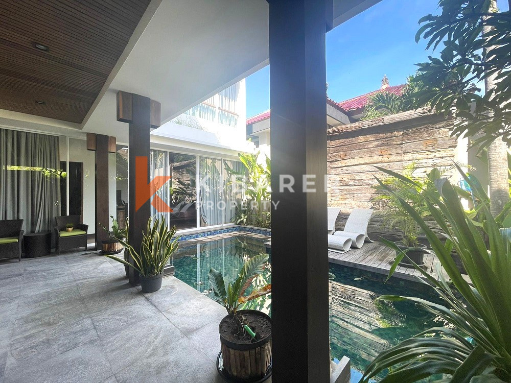 Vila Tertutup Empat Kamar Tidur yang Indah di Seminyak
