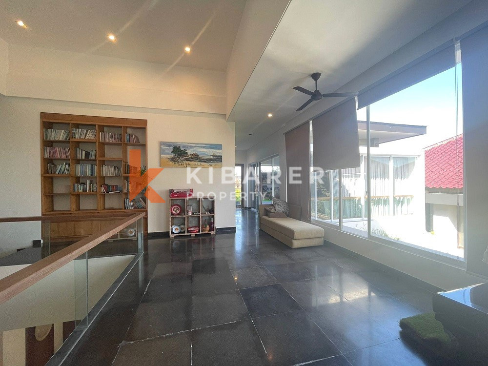 Vila Tertutup Empat Kamar Tidur yang Indah di Seminyak