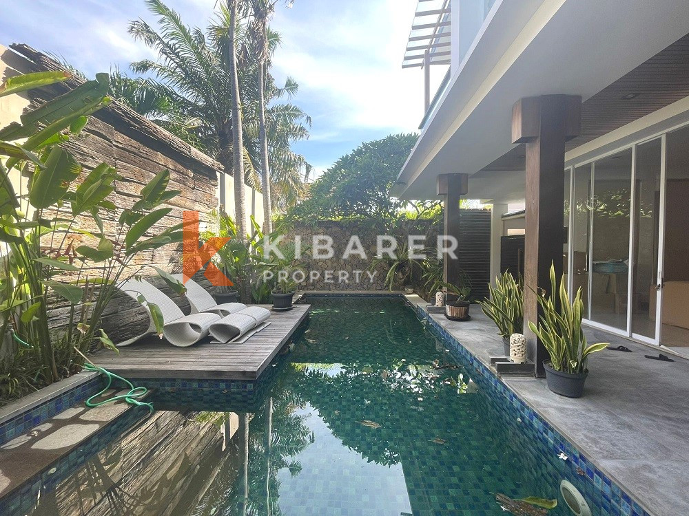 Vila Tertutup Empat Kamar Tidur yang Indah di Seminyak