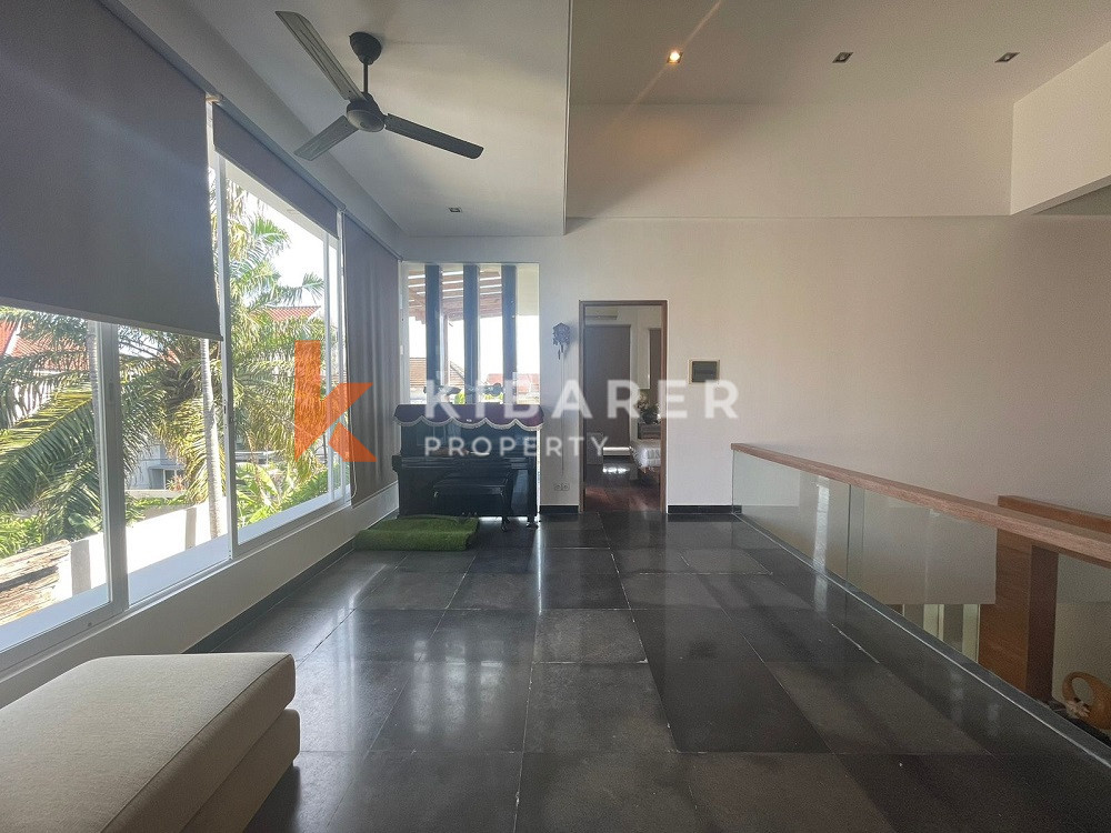 Vila Tertutup Empat Kamar Tidur yang Indah di Seminyak